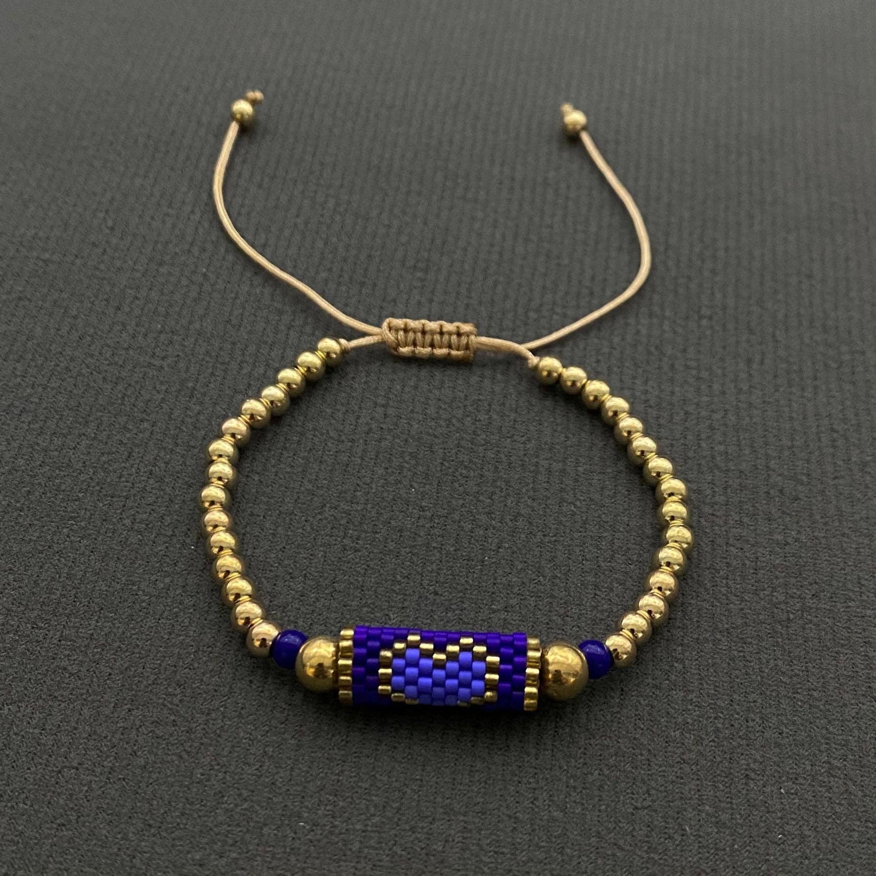 Mio Queena - Vente Bracelets à breloques/pendentifs - Bracelet Charme en Perles de Rocaille Motif Cœur Bohème - BJ/SB7