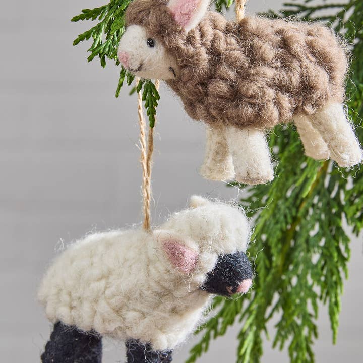 Park Designs – Engroshandel Julepyntsæt – Sæt med 2 fårepynt i filt2