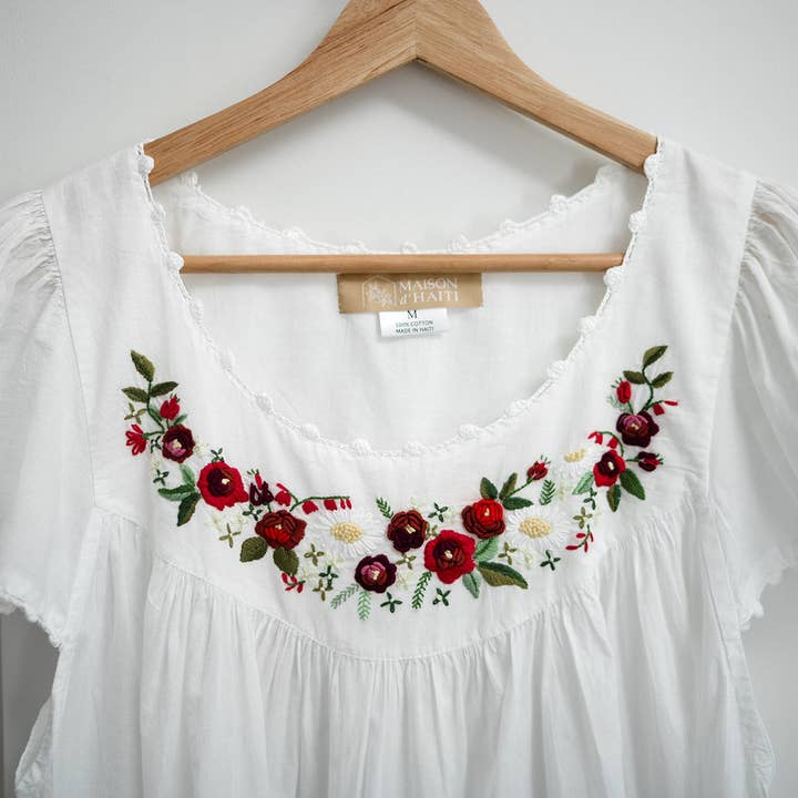 Vintage julbroderad nattlinne i bomull för wholesale av Maison d' Haiti