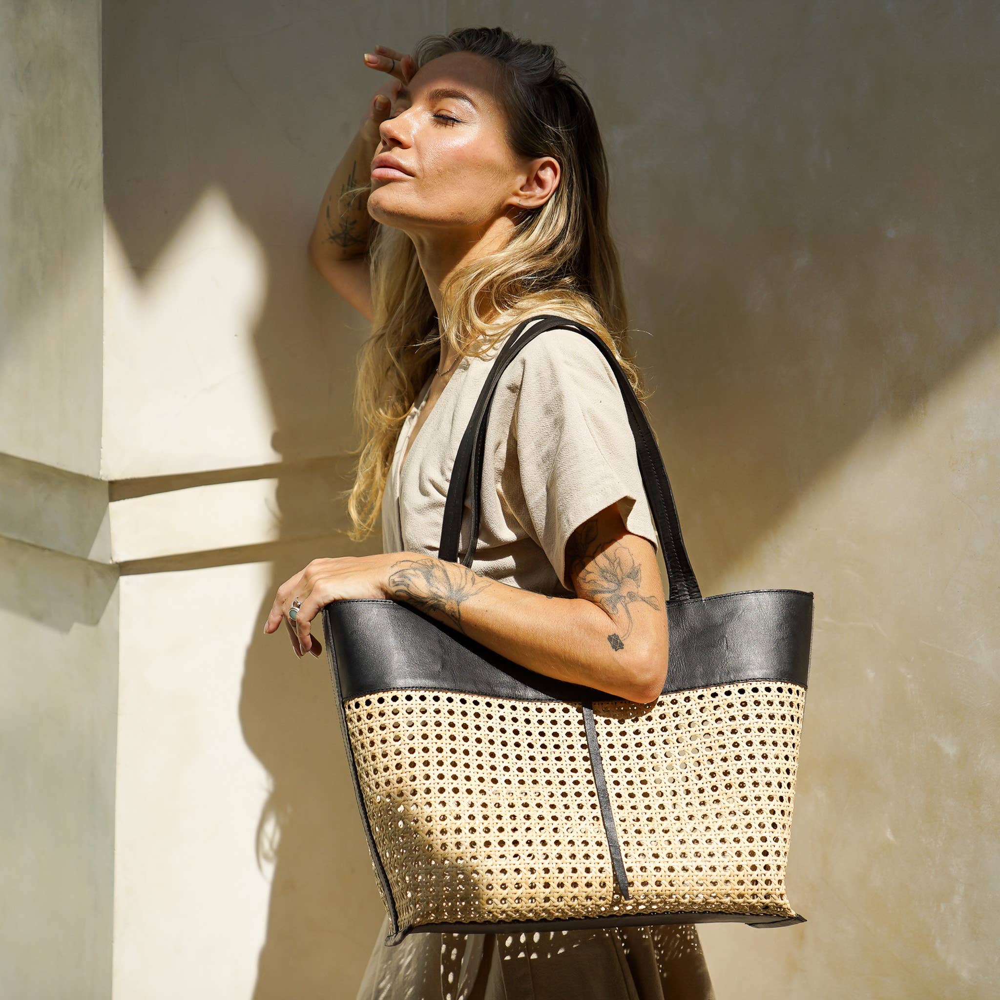 Voyage the Label - Wholesale Tote Bag - Women's - Venice Rattan Bag - Black1