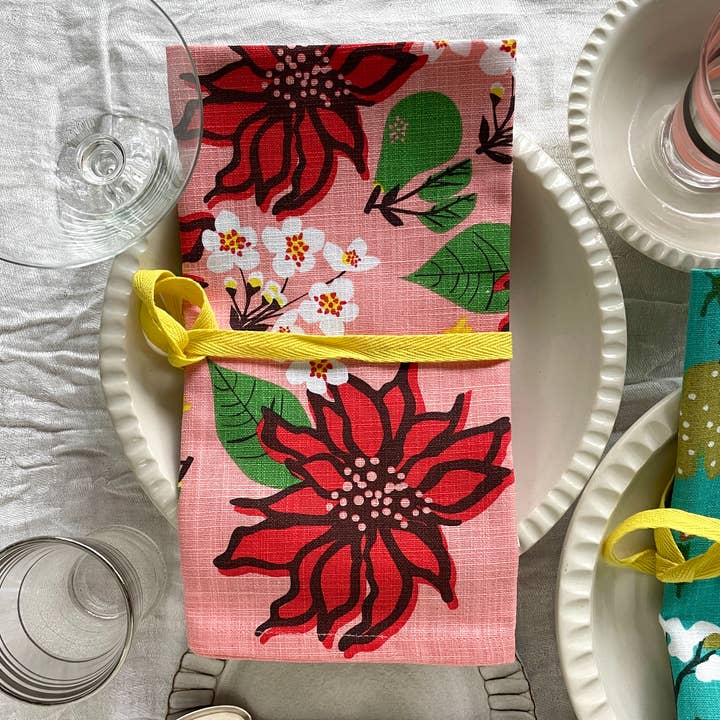 Elizabeth Grubaugh - Wholesale Dinner & Cloth Napkin - Poinsettia Napkin Set of Four