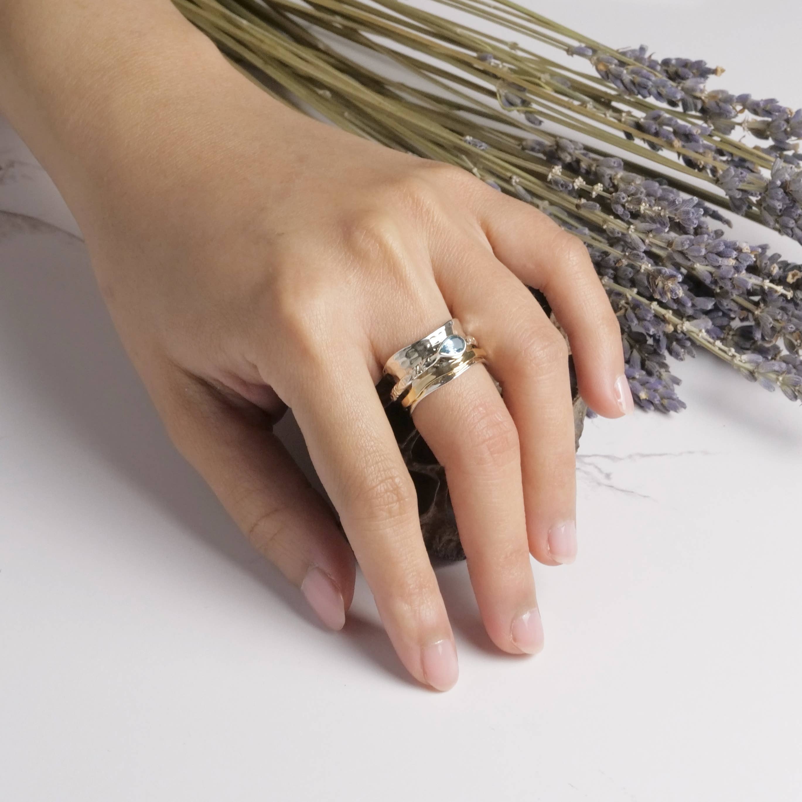 Baizaar – wholesale Single stone/solitaire ring – Sterling Silver Wave Spinner Ring w Blue Topaz1