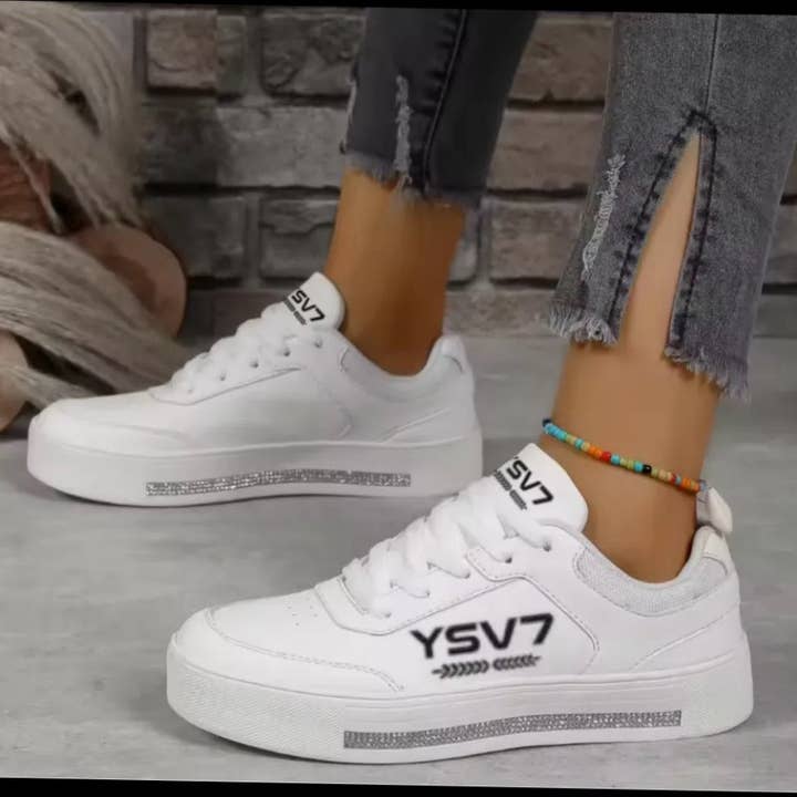 DAMES WITTE YSV7 DIAMANTE ZWARTE LOGO SNEAKERS voor wholesale door YSV7