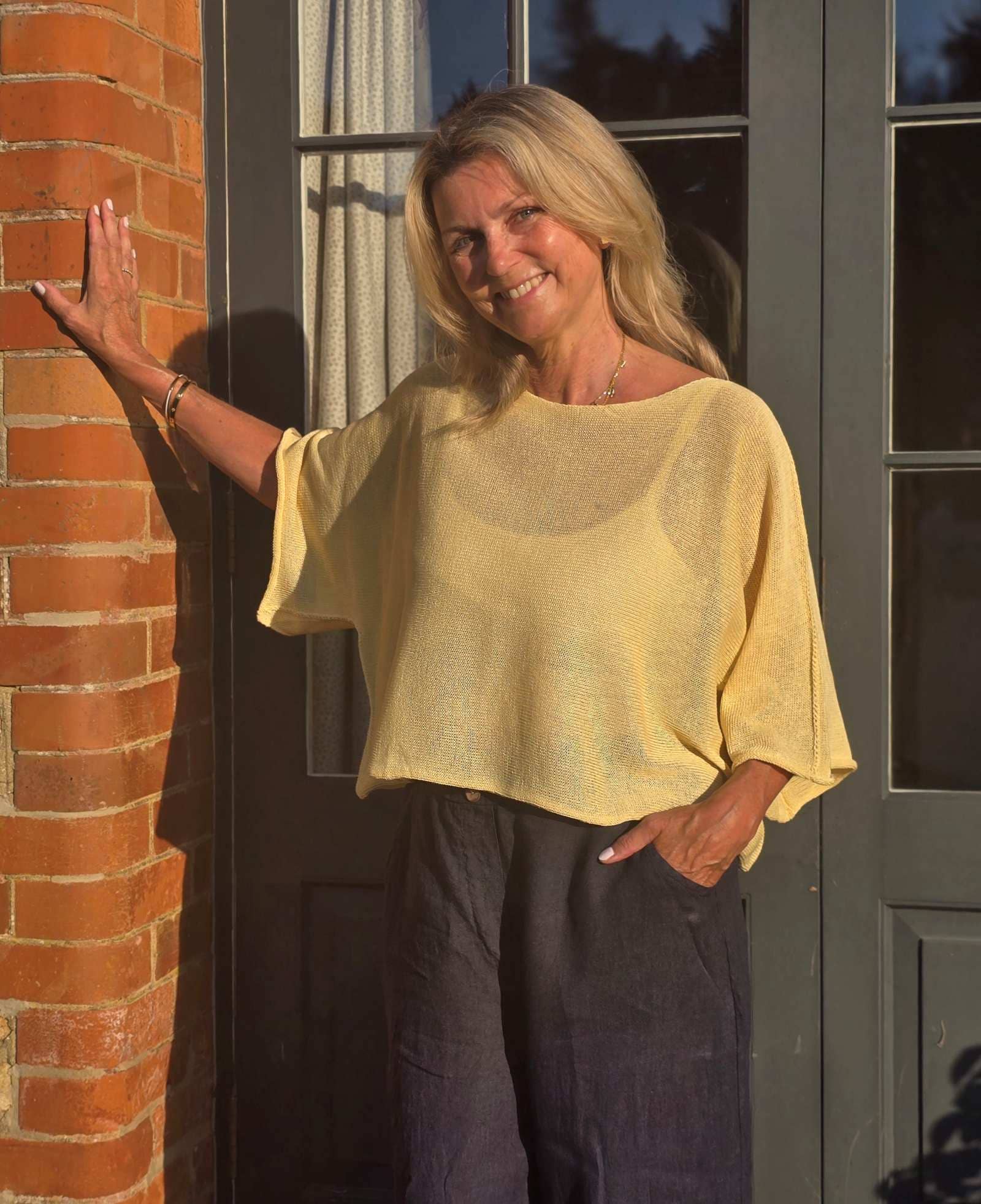 Cadenza Italy Ltd - Vendita all'ingrosso Top in maglia - Donna - Top corto a tunica in misto cotone1