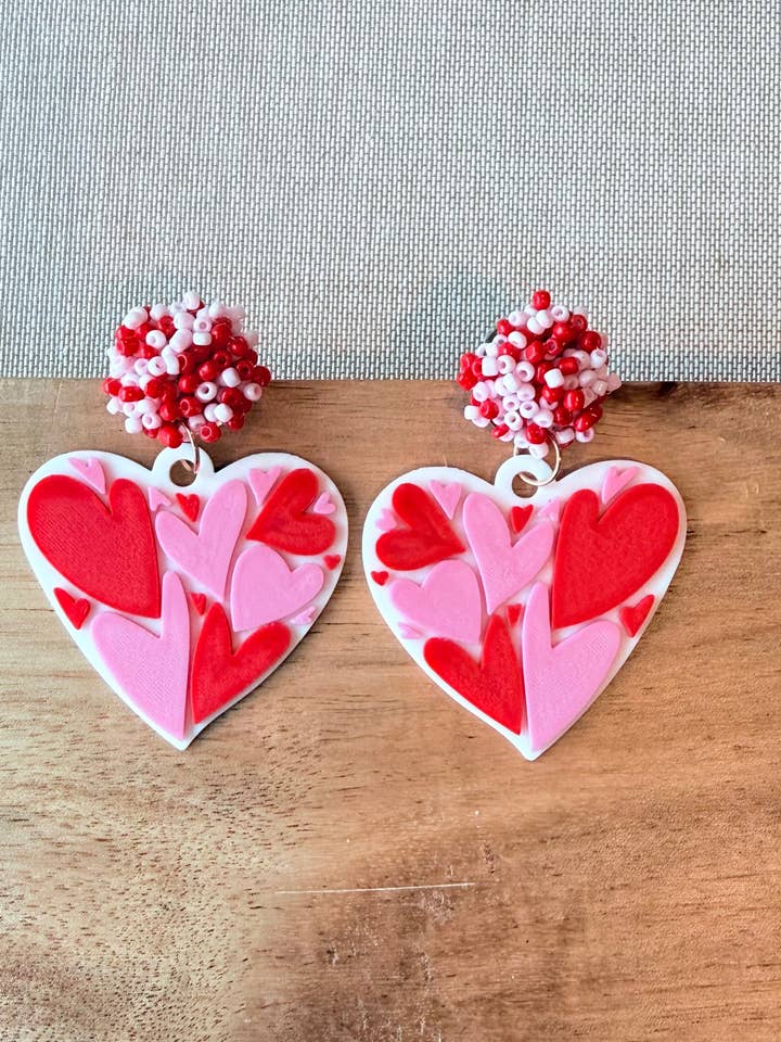 Perlebesatte hjerte-øreringe – Pink & Rød Kærlighedsudgave for engroshandel hos Southern Designs by Kristy