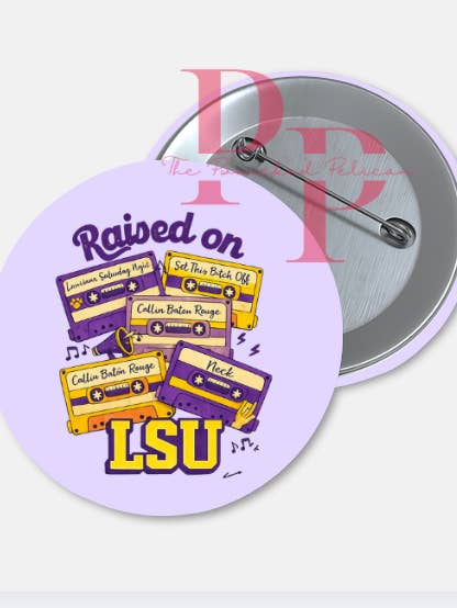 Criado en el botón de día de juego de 3 pulgadas de LSU para venta al por mayor de The Panicked Pelican