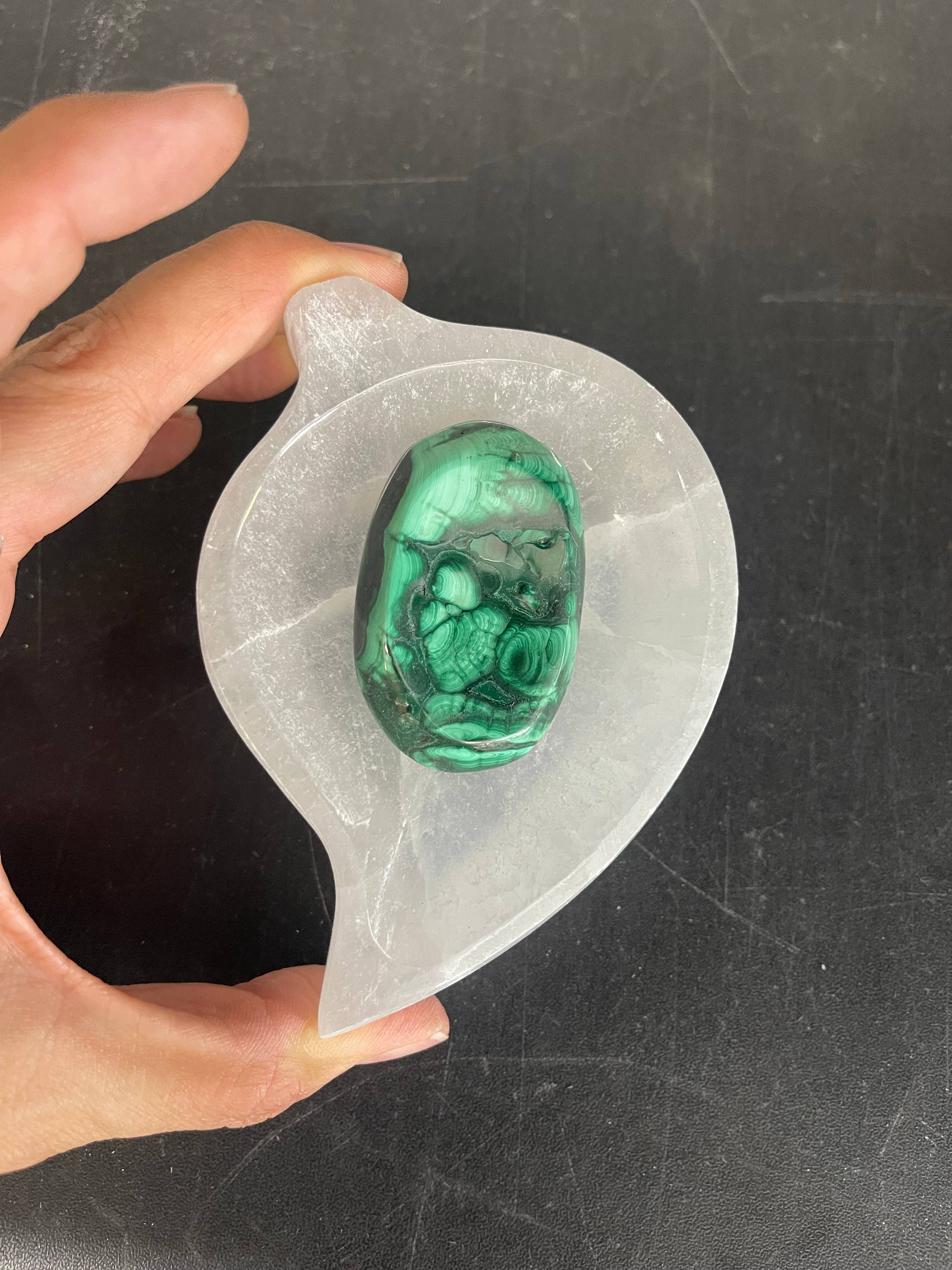 Casablanca Exports – Großhandel Dekorative Platte/Teller/Schüssel – 10 cm Selenit-Blattschale2