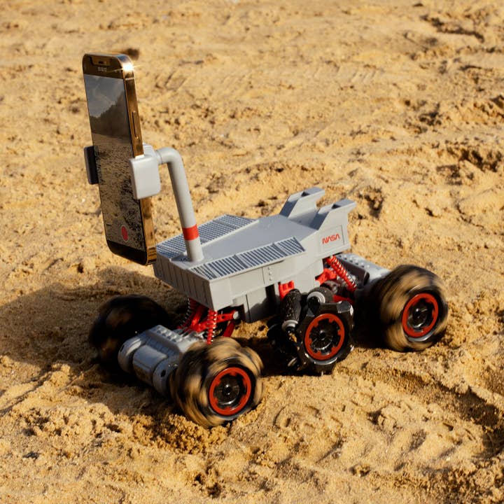 Mad Monkey GmbH - Wholesale Toy Car/Truck - Kids - NASA remote-controlled Mars rover (with smartphone holder)3