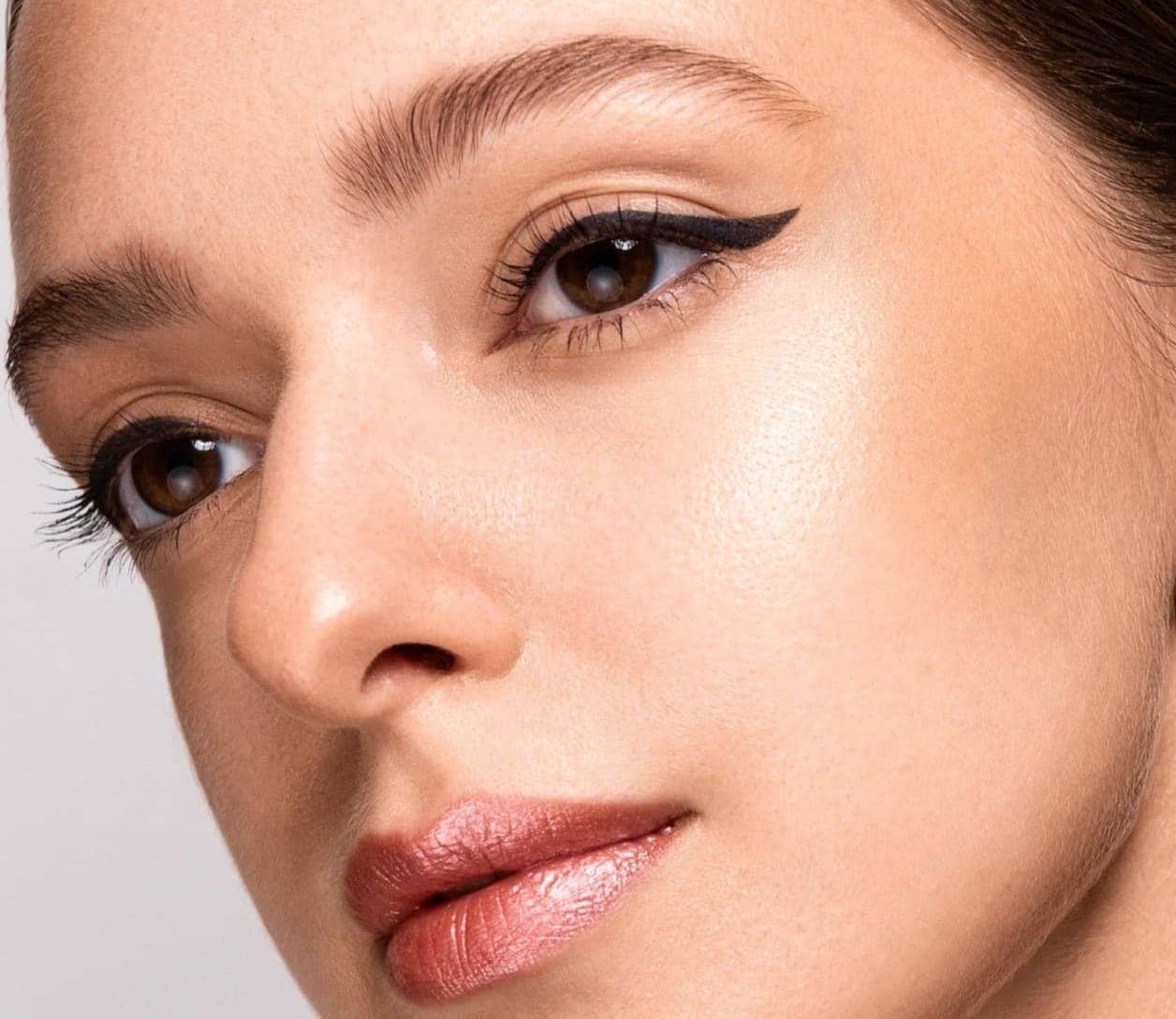 BEAUTYLOPE Pure & Vegan Halal Cosmetics - Wholesale Eyeliner/Pencil - Vegan eyeliner pen, halal eyeliner pen1