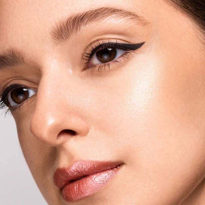 BEAUTYLOPE Pure & Vegan Halal Cosmetics - Wholesale Eyeliner/Pencil - Vegan eyeliner pen, halal eyeliner pen1