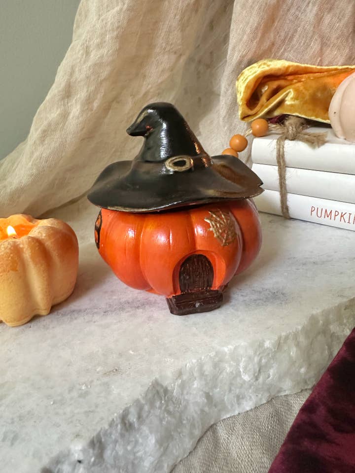 Vela de calabaza con sombrero de bruja para venta al por mayor de Palette Candles
