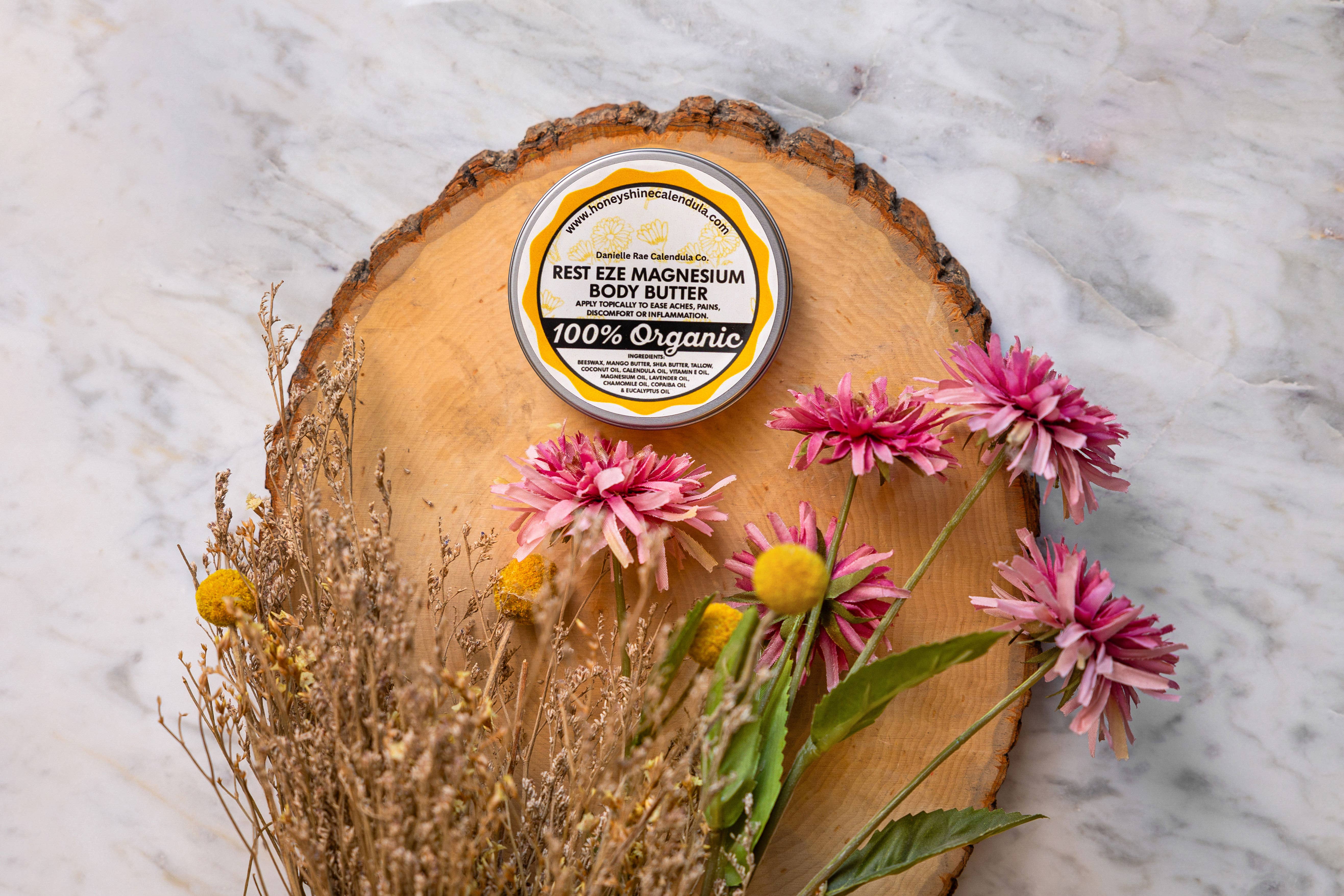 Honey Shine Calendula | Danielle Rae Calendula Co - Vendita all'ingrosso Balsamo/burro per il corpo - Burro per il corpo al magnesio Rest Eze 2 oz2