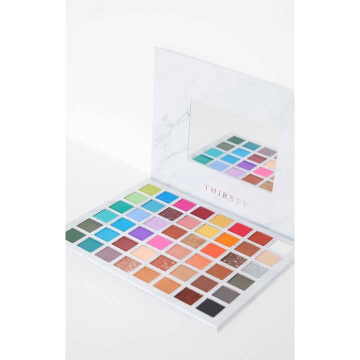Femme Luxe - Venta al por mayor Paleta de sombras de ojos - Paleta de sombras de ojos Thirsty de Yazmae Cosmetics - Carol