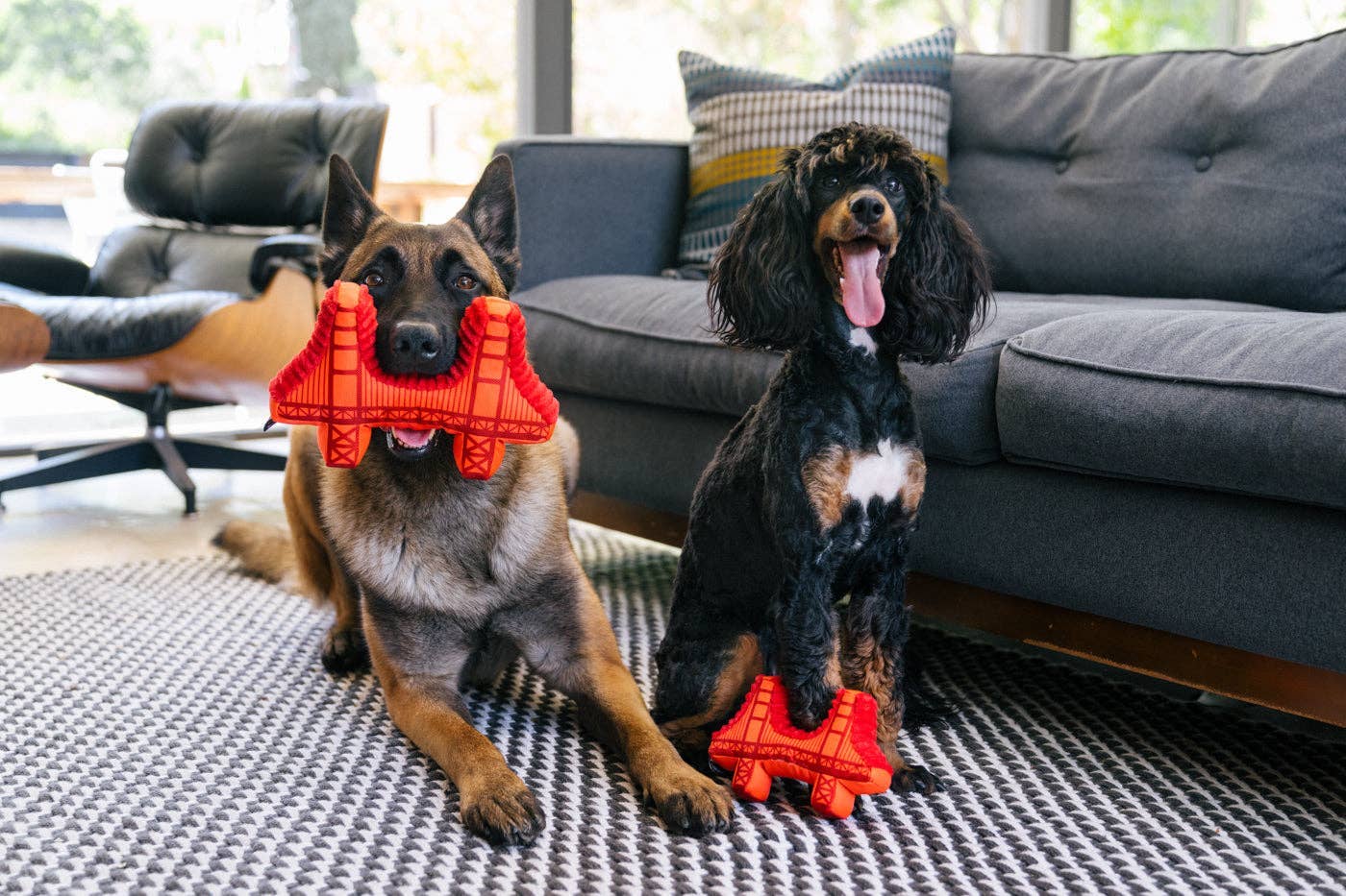 Only An Ocean Europe - Wholesale Pet Plush Toy - Dog - P.L.A.Y Totally Touristy Golden Gate Bridge2