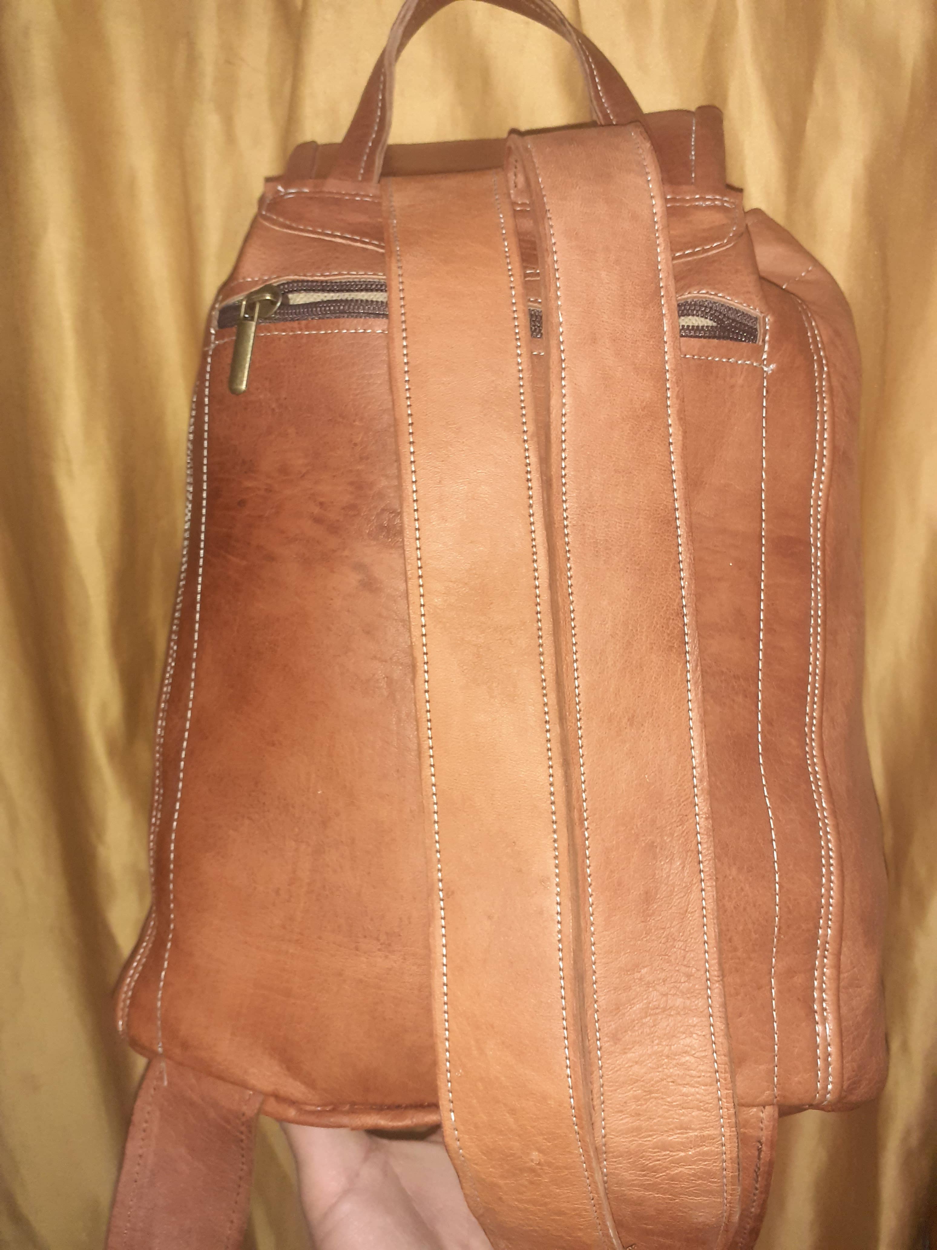 Hecho a mano – Großhandel Rucksack – Damen – Marrakech Lederrucksack mit doppeltem Reißverschluss und buntem Sonnenmotiv8