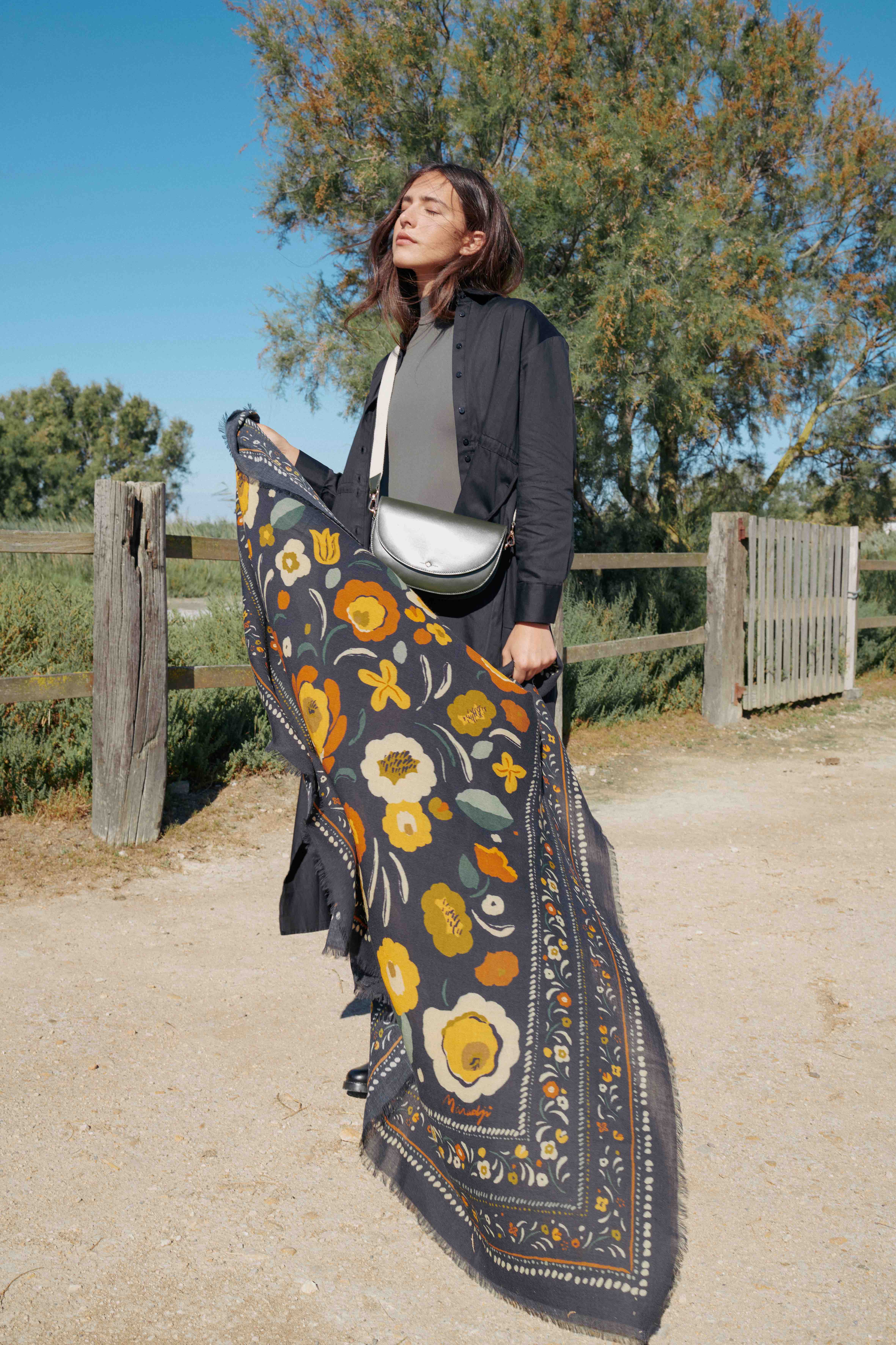 Maradji - Venta al por mayor Bufanda - Mujer - Pañuelo Balkans en crema3