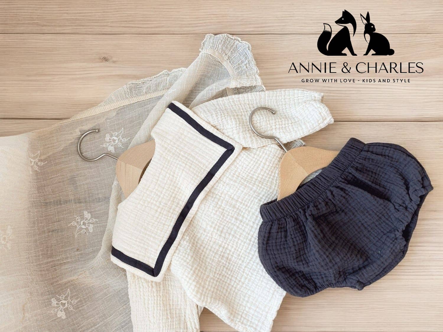 Annie & Charles - Wholesale Top & Short Set - Baby - Annie & Charles® muslin set with organic cotton collar1