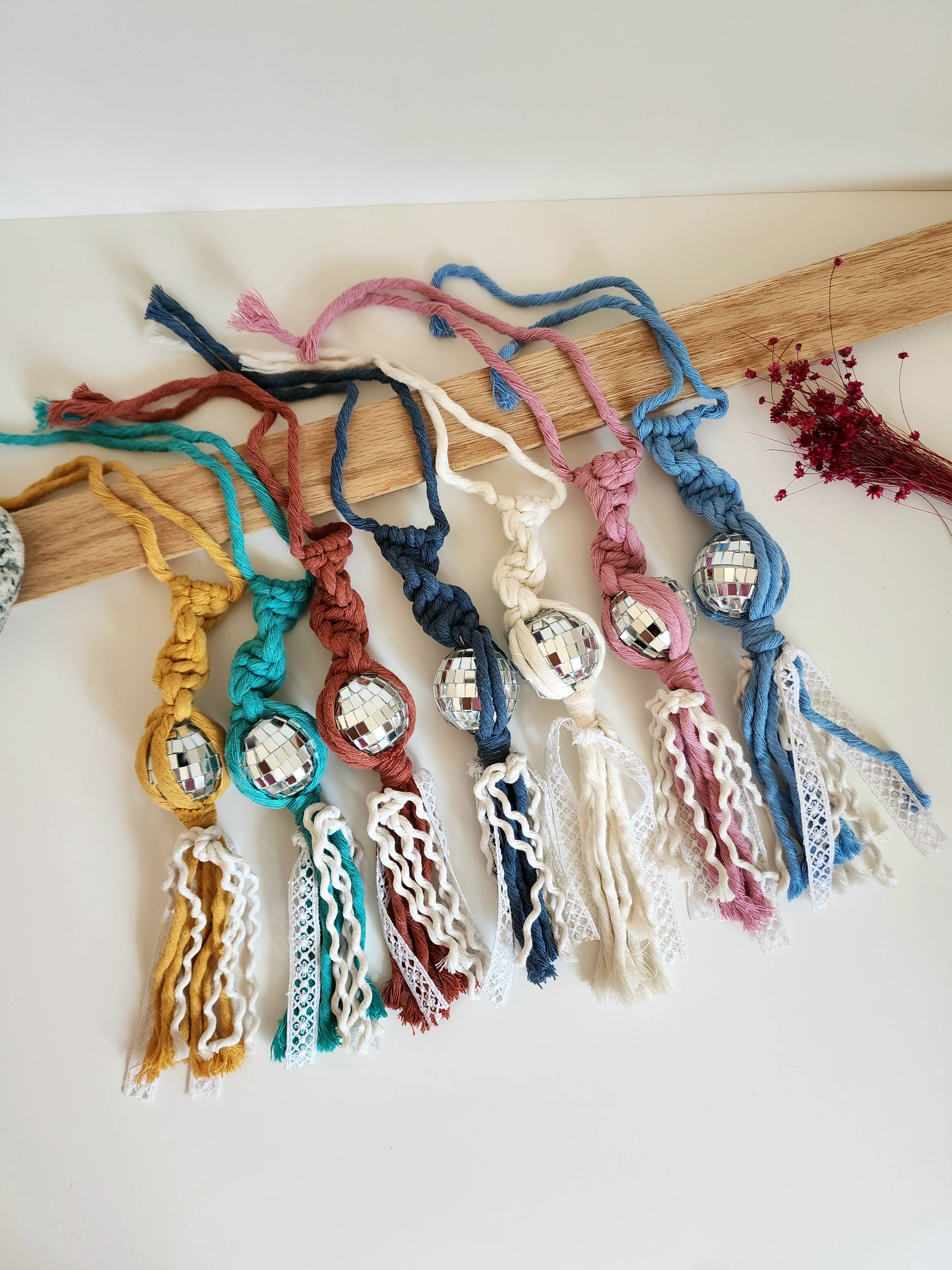 Handmade By Uruba – Amuleto decorativo para carro – Unissexo por atacado – Discoteca Ball Carro Artesanal Charm, Acessório para Carro Espelho Retrovisor5