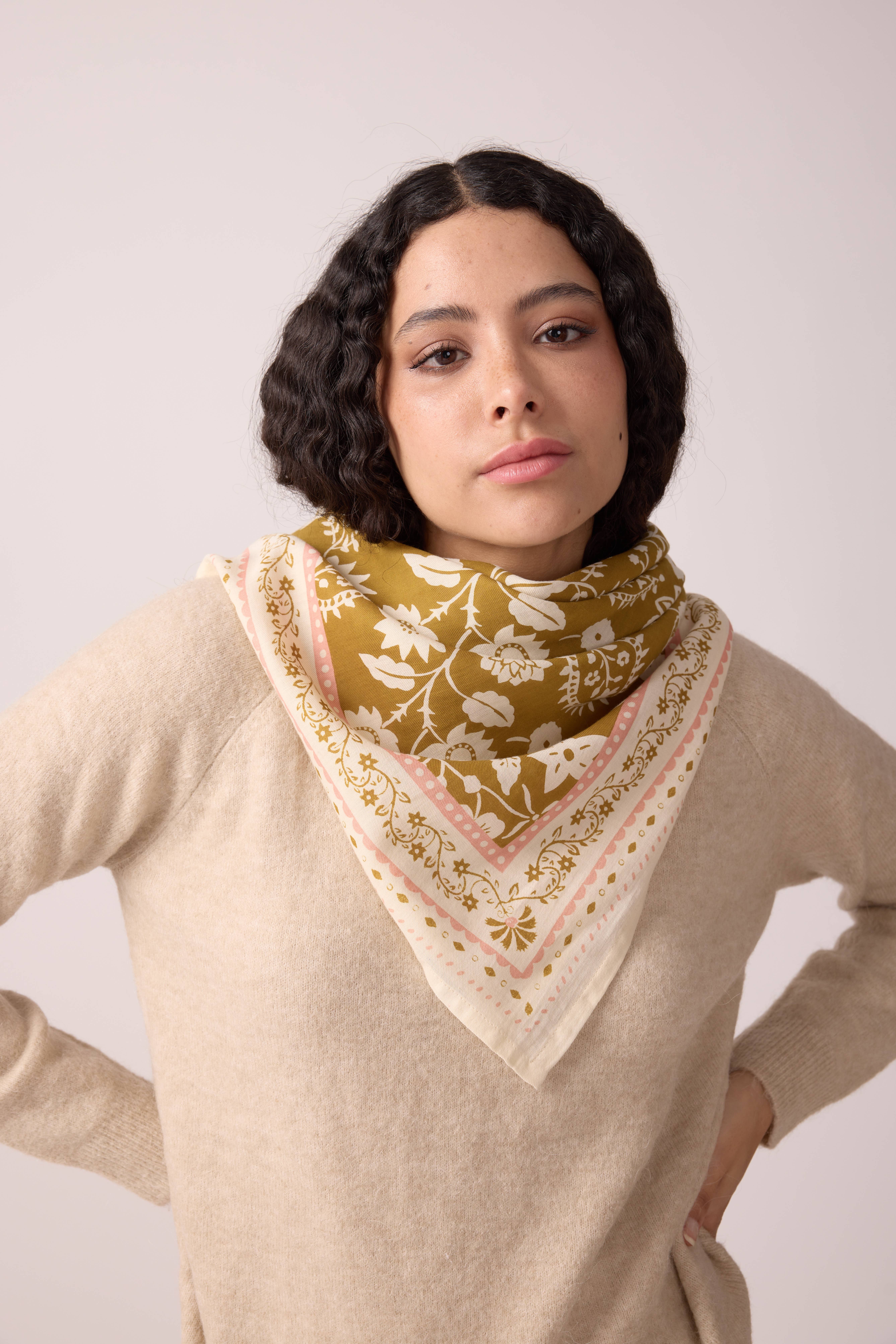 Maradji - Venta al por mayor Pañuelo para la cabeza - Mujer - Pañuelo de sarga de algodón color bronce con estampado indio2