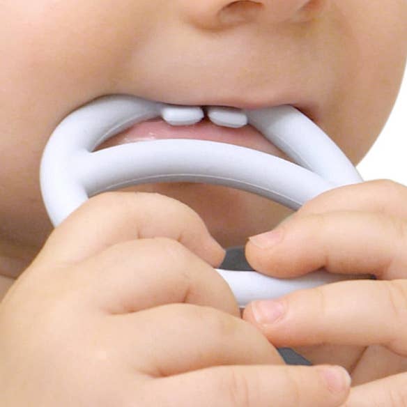 Anneaux de dentition Nigi Nagi et Nogi de MOLUK - Pastels pour la vente par Fat Brain Toy Co.