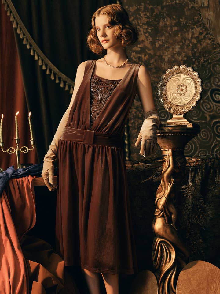 BABEYOND - Wholesale Gown - Women's - Vintage Velvet Pleated Waist Belt Evening Gown0