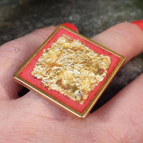 Großer Damenring Art Deco | Korallenrot Blattgold | My Lady für den Großhandel von Maroussia Bijou