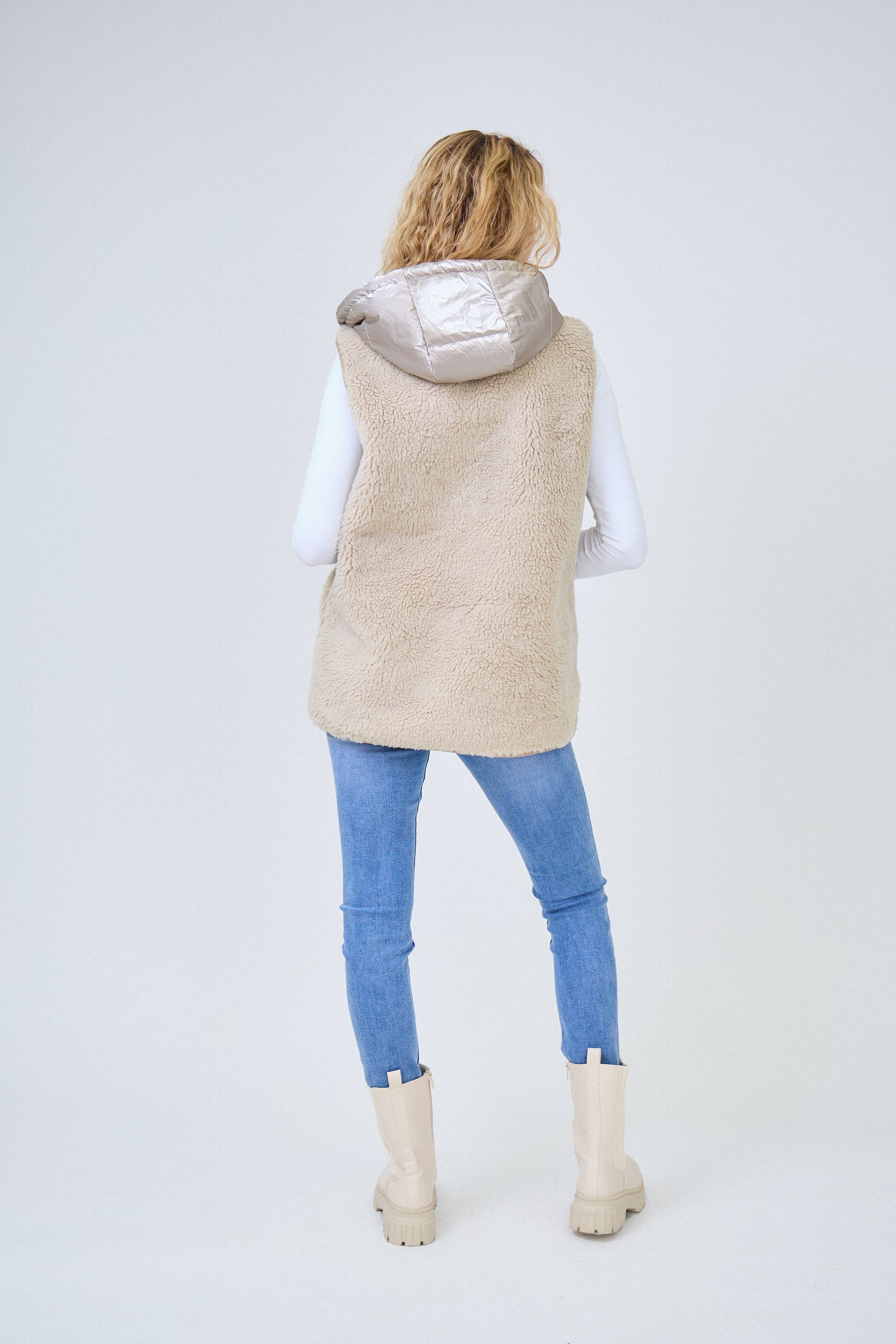 Giovanni Paris – wholesale Väst - Dam – Mila väst i boucle med huva7