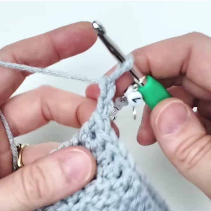 Twice Sheared Sheep - Wholesale Knitting/Crochet Supplies - Black Tuxedo Cat Knitting Chain Row Counter