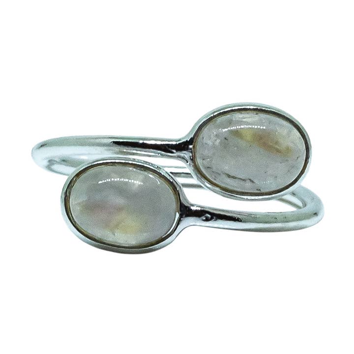 Regnbågsmånstenring i justerbart sterlingsilver för wholesale av Quasar Gems USA