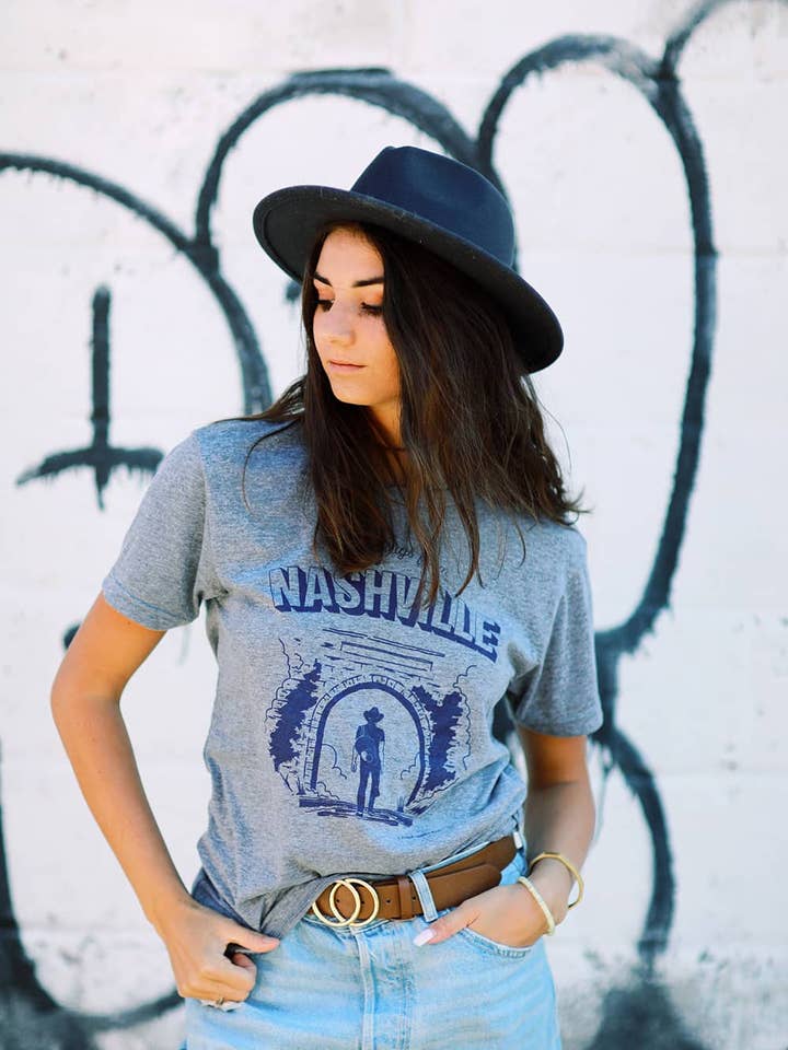 Nashville - Women for wholesale by Augustus Roark