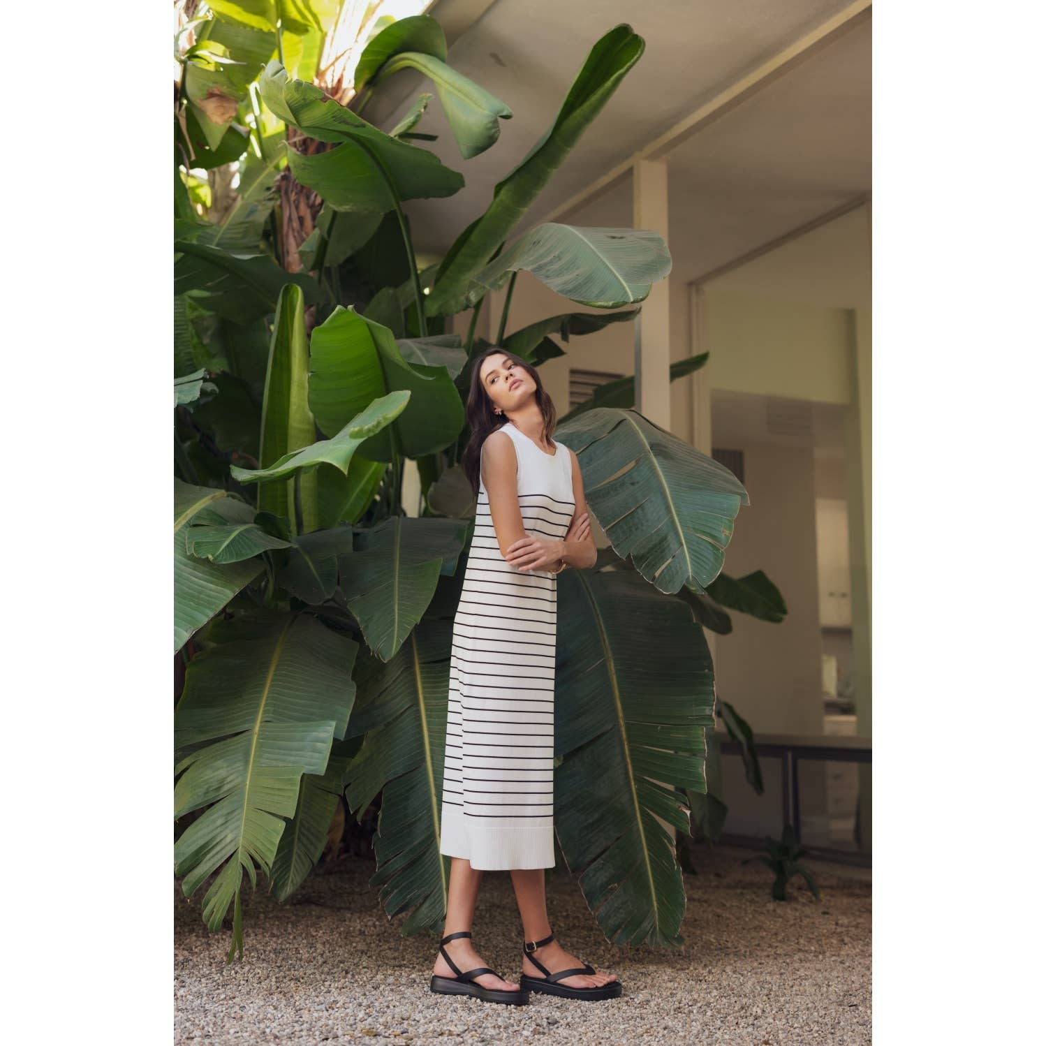 FUN2FUN - Vendita all'ingrosso Vestito - Donna - Abito midi senza maniche a righe con scollo rotondo.6