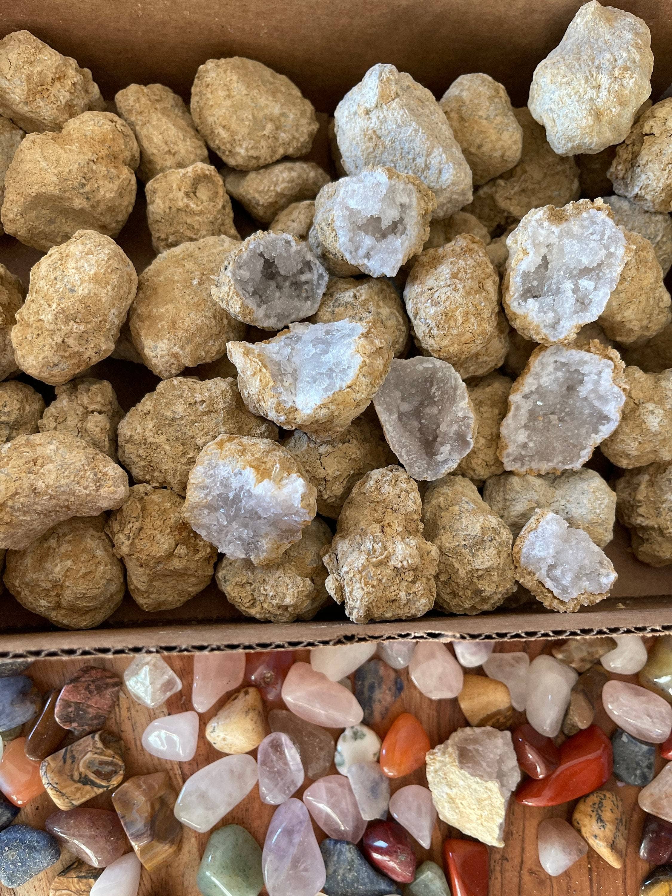 CaNatureLover - Vente Pierre et cristal de spiritualité - Cassez votre propre grand cristal de géodes en quartz marocain7