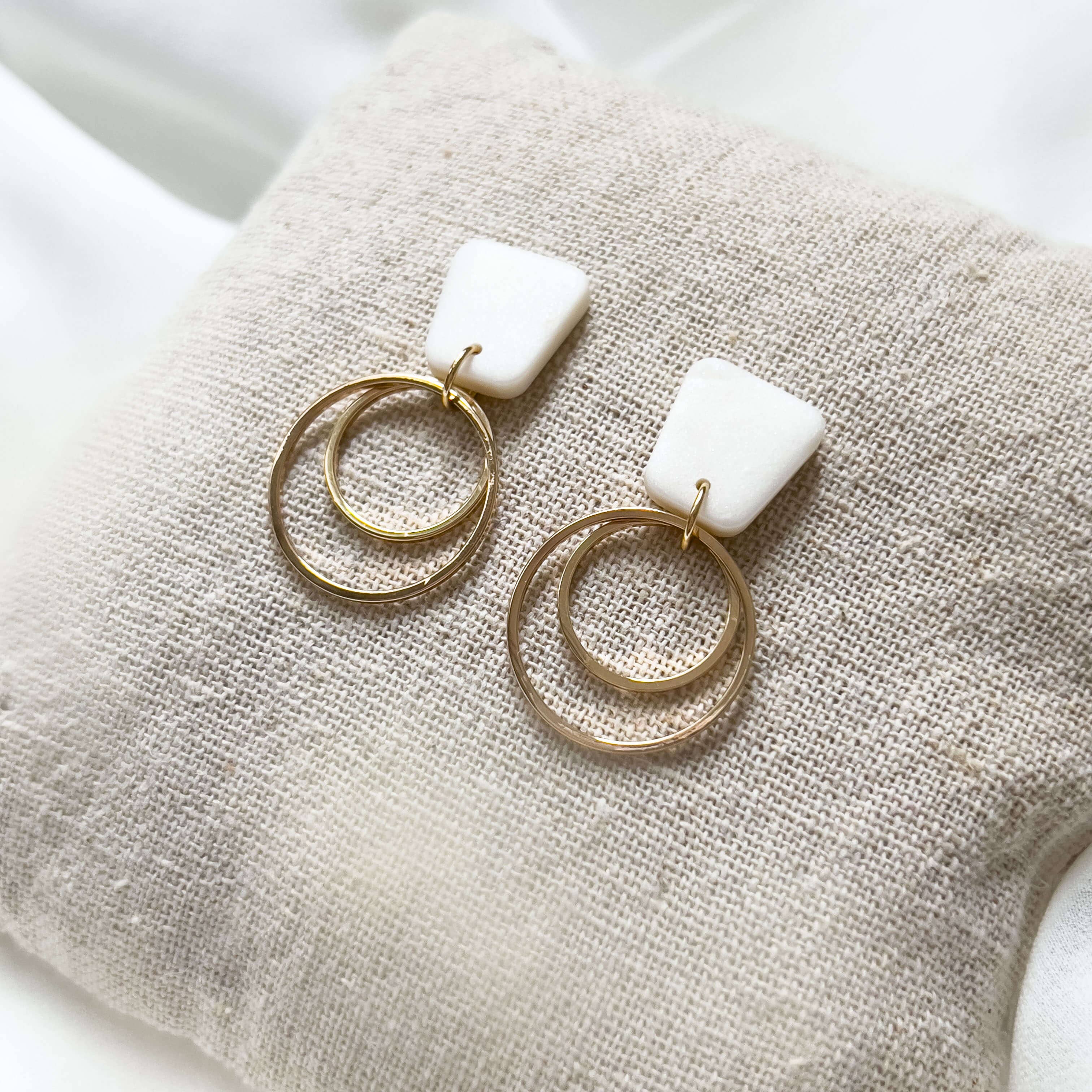KLAEI DESIGN STUDIO - Wholesale Dangle Earrings - Bridal Col ✦ Mother-of-pearl three-piece bridal earrings | gold & silver2