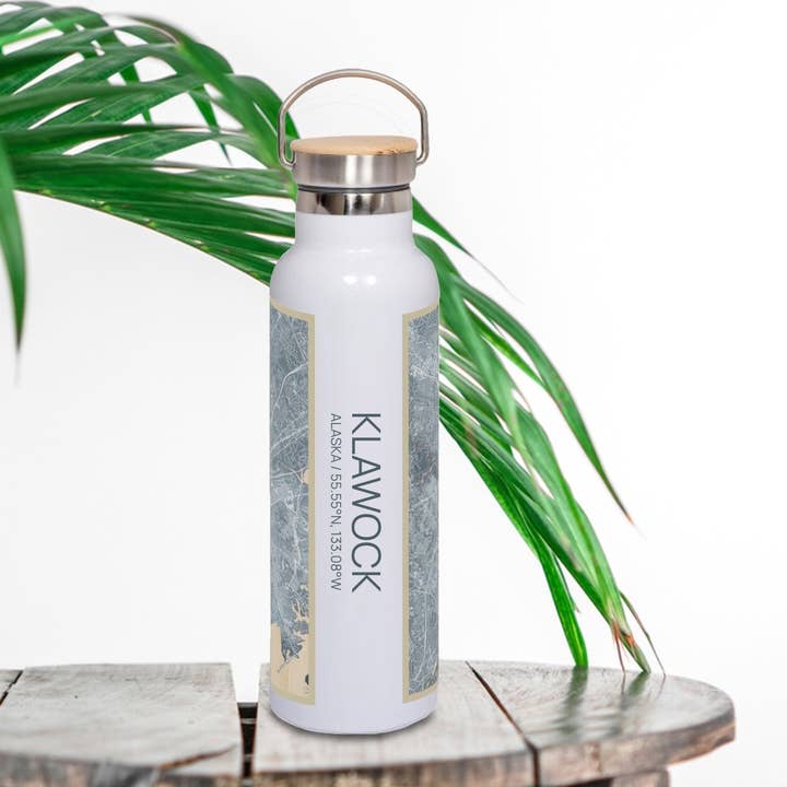 Carte de Klawock AK Bouteille avec Couvercle en Bambou dans l'Après-midi pour la vente par JACE.design