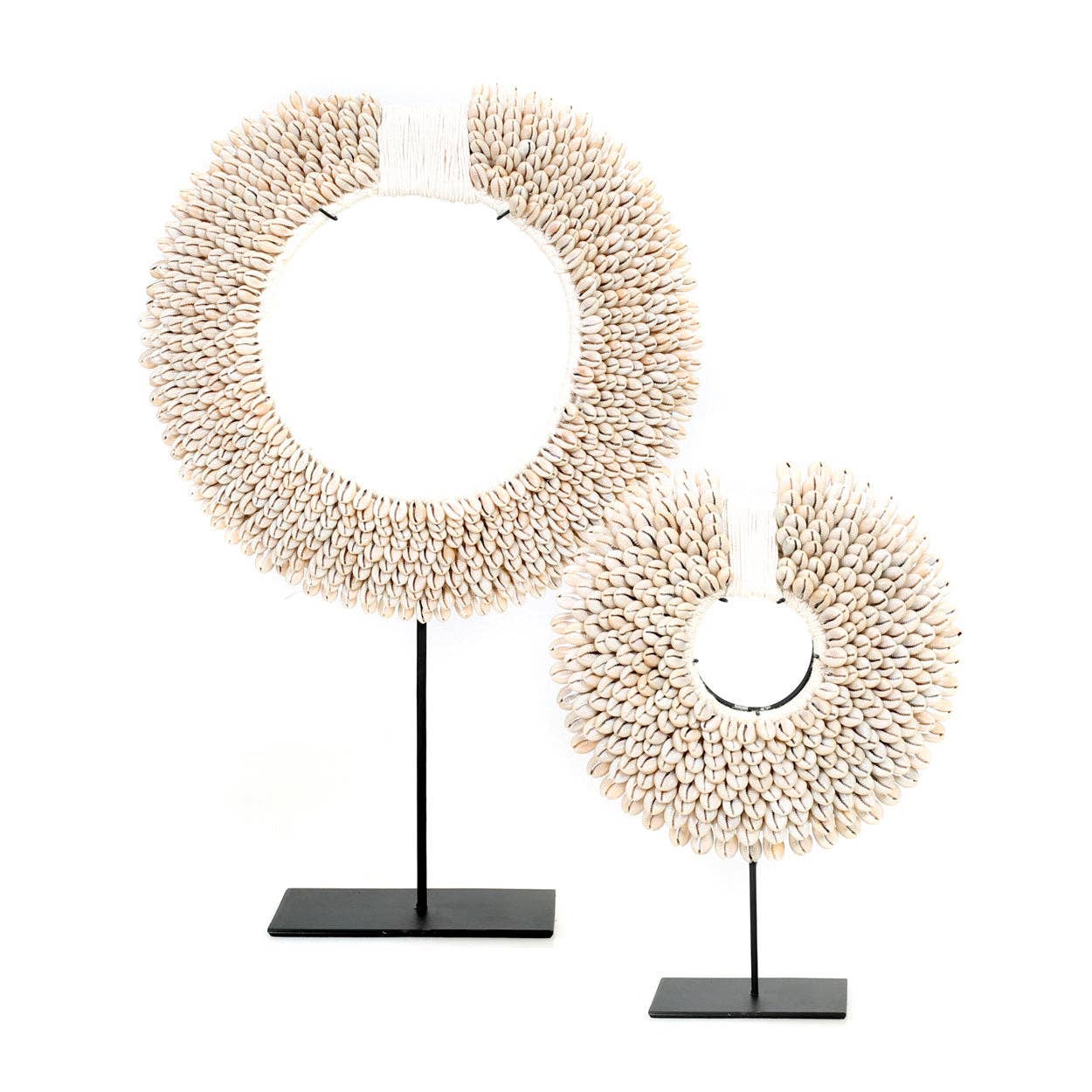 Bazar Bizar Living - Wholesale Decorative Tabletop Object - The Papua Shell Disc on Stand - White - S3