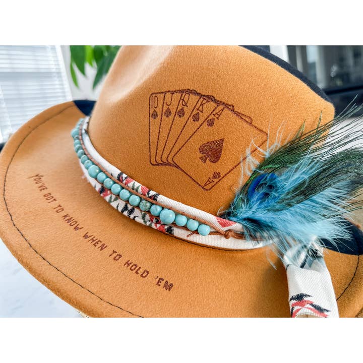 Wild Indigo - Vendita all'ingrosso Fedora - Donna - Carta da gioco Burnt Hat | Deck of Cards | Western | Country1