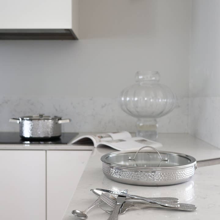 KROMA. MODÈLE M1K – Poêle à frire 28 cm, Non revêtue pour la vente par Vargen & Thor