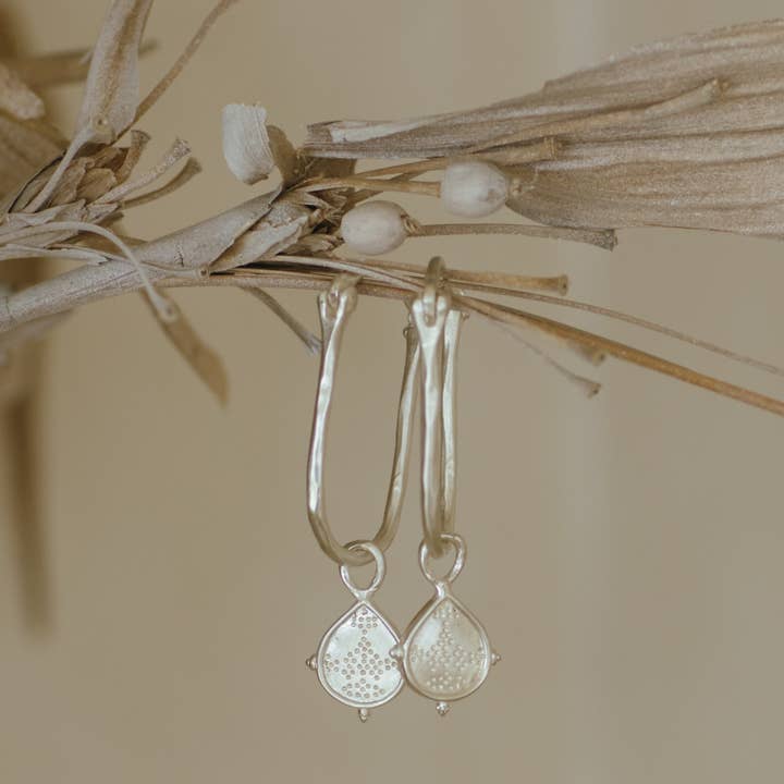 Nakila Collective - Wholesale Dangle earrings - Nahla hoops - Silver plated 5