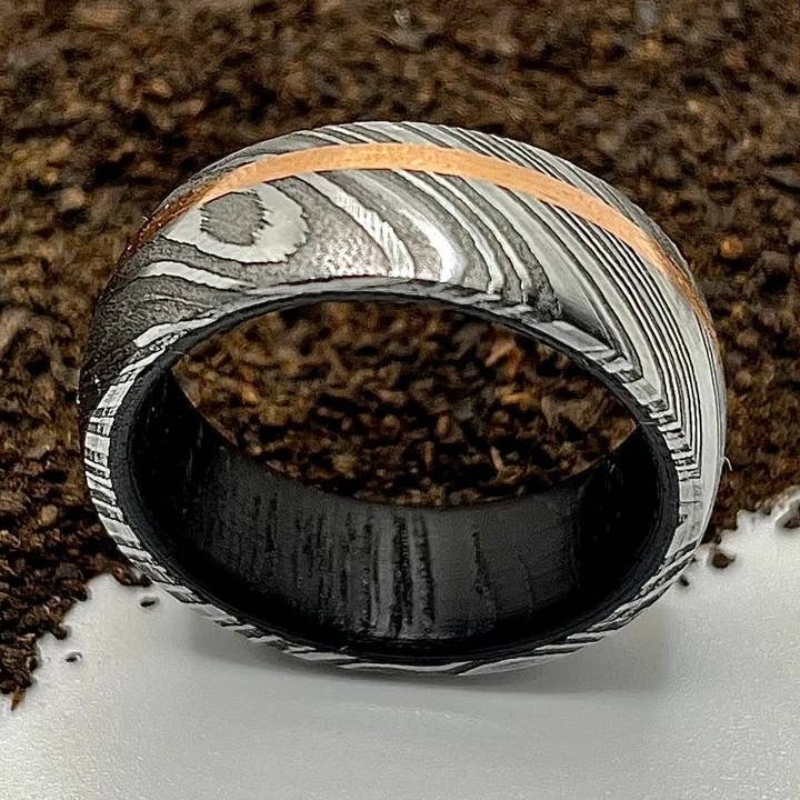 Bague en acier damas viking doublée de bois pour la vente par RustyStudioUSA