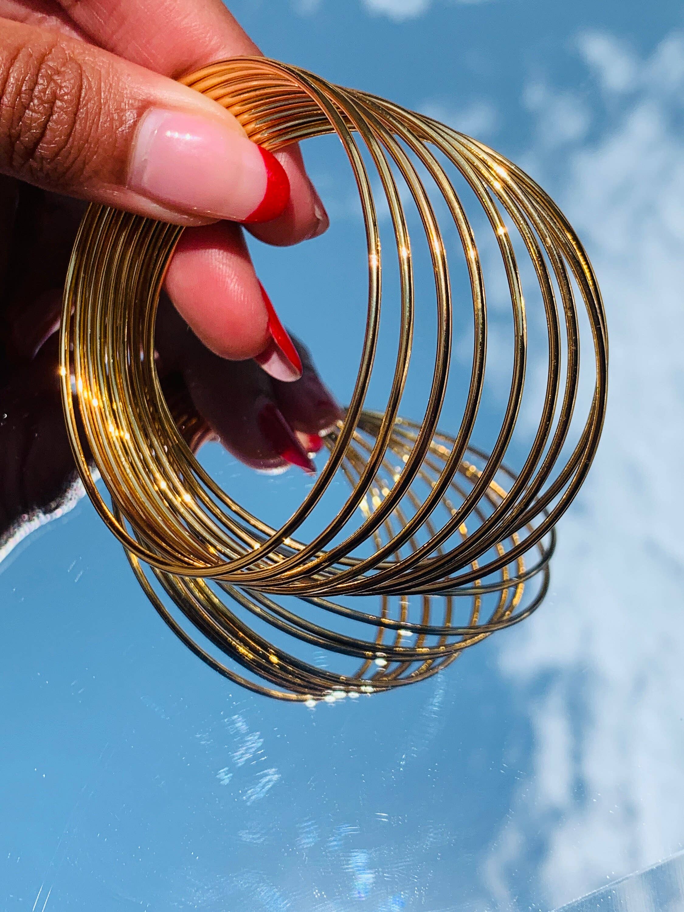 Mali Beads – Großhandel Armreif – Vergoldete wasserdichte stapelbare Armreifen – Damen-Schichtarmbänder7