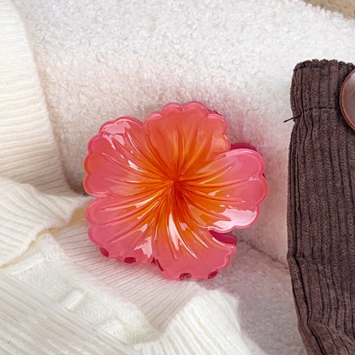 Lily Clothing - Wholesale Hair Accessories Set - Women's - Summer wavy flower hair clip for seaside vacation