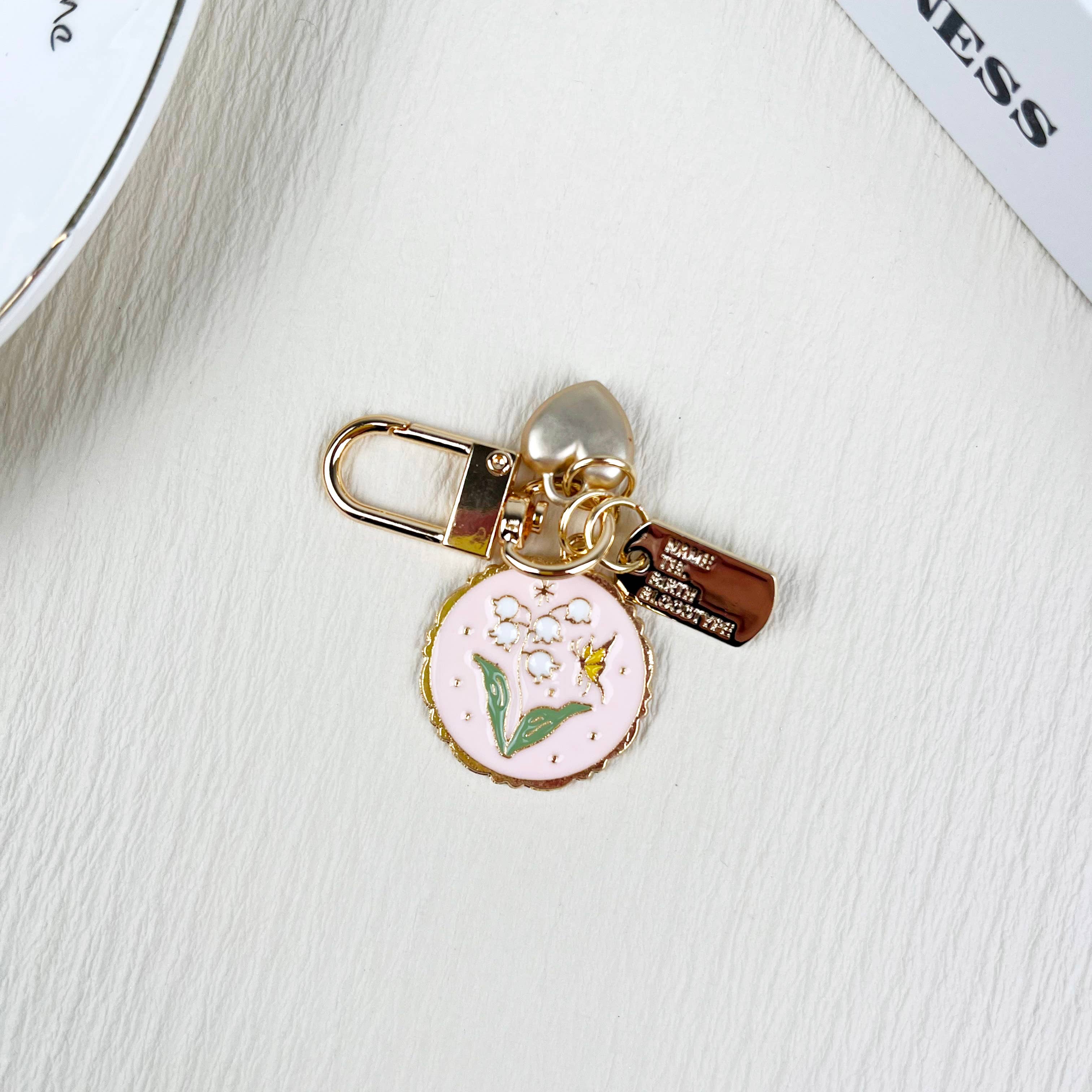 SoapElenGlen – Großhandel Schlüsselanhänger – Damen – Maiglöckchen Schlüsselanhänger mit rosafarbenem Anhänger1