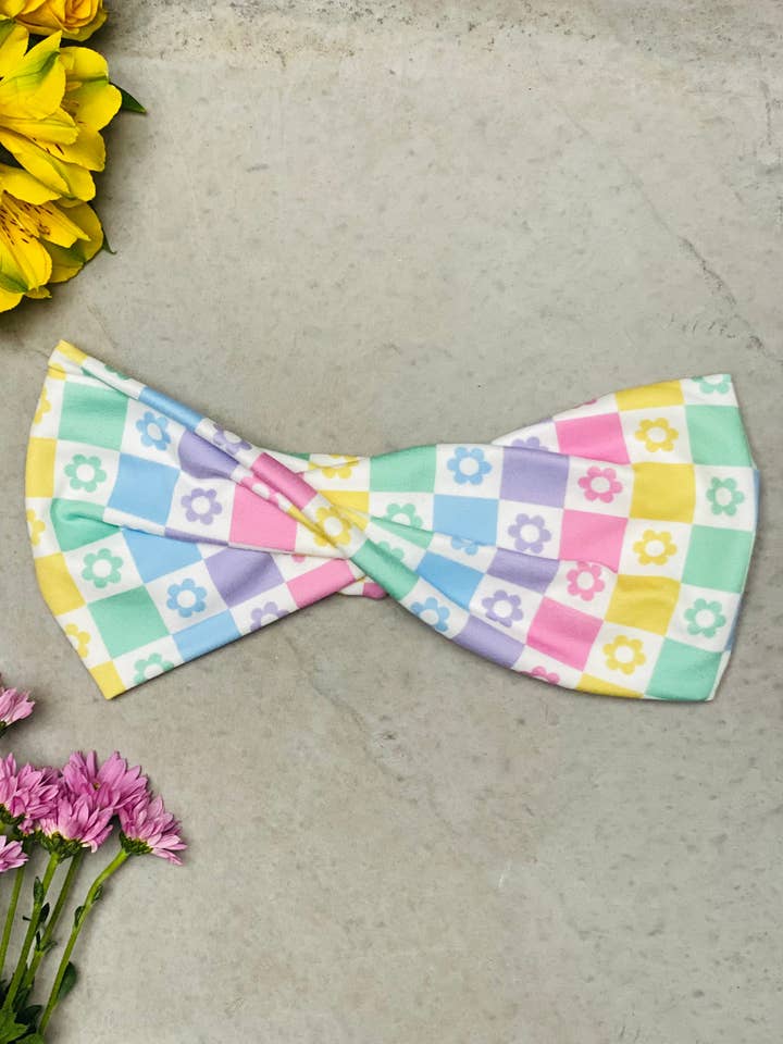 Copricapo April Twist per la vendita all'ingrosso da parte di MandaBees Headbands