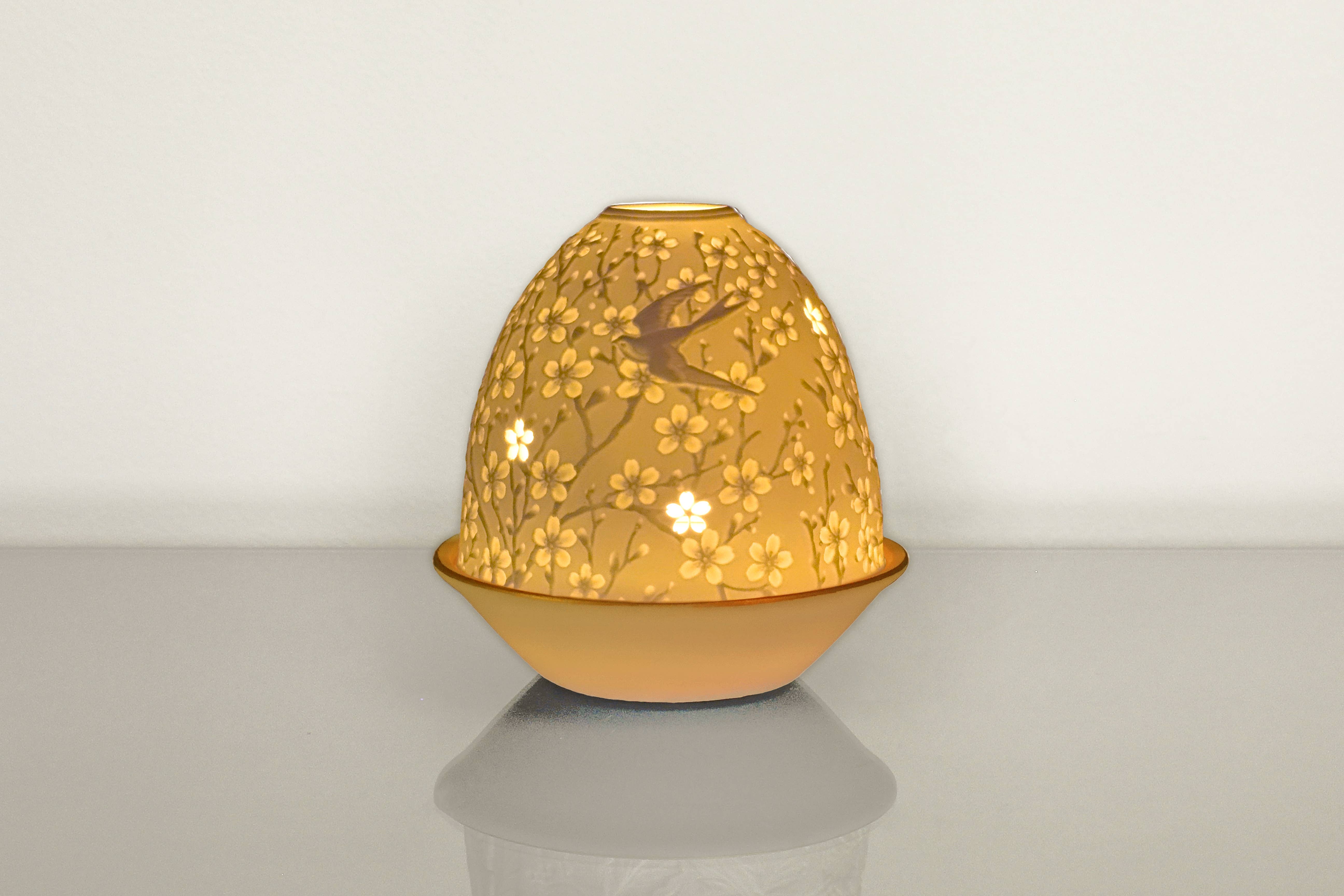 L. GLOW Home – Großhandel Kerzenhalter – Kerzenhalter mit Schwalben-Motiv und Kirschblüten6