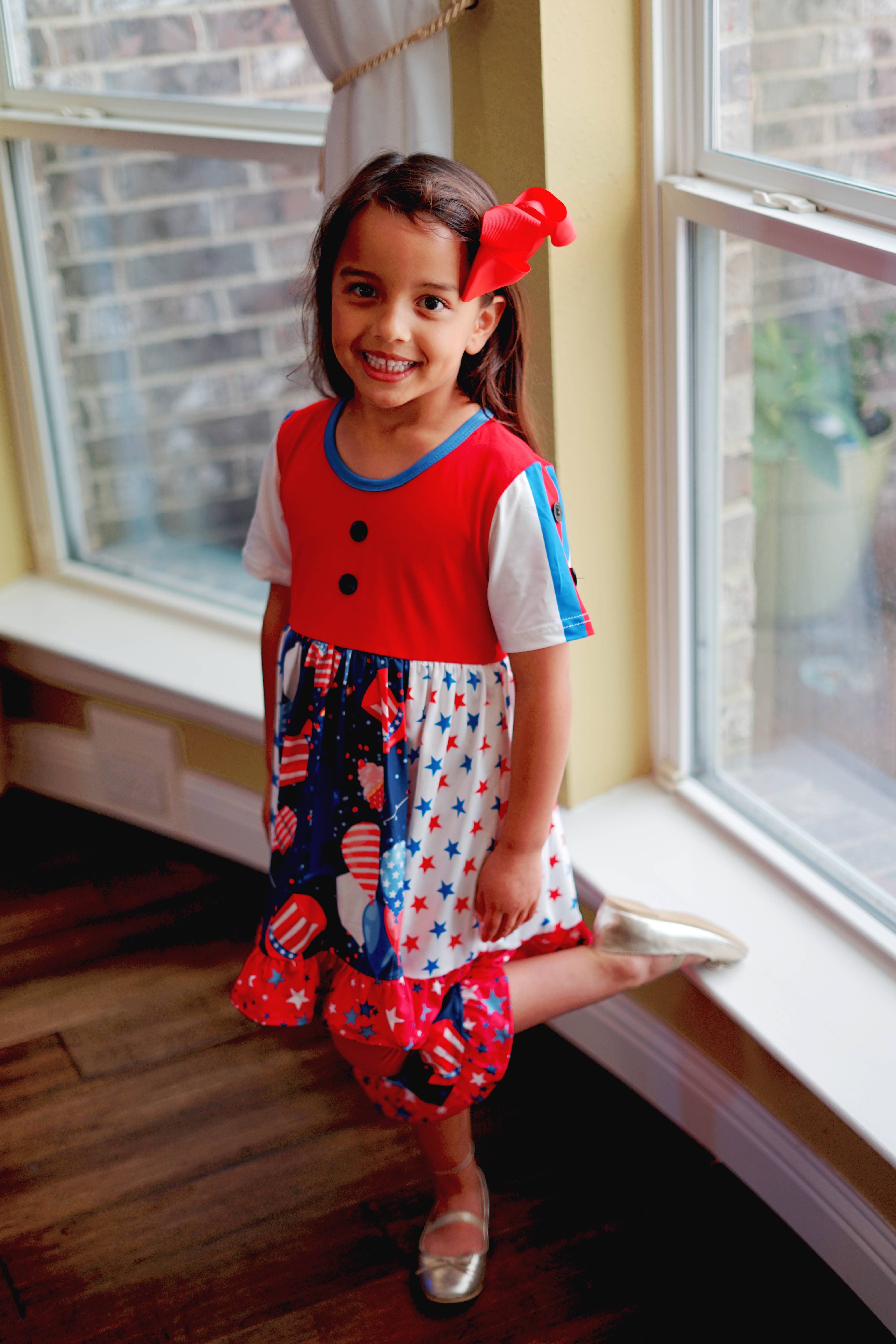 Angeline Kids – wholesale Top & trouser set – Kids – CLEARANCE Little Girls 4th Of July Patriotic Ruffule Outfit (Copy)1