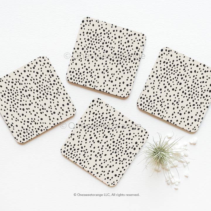Set di sottobicchieri Dotted Coaster Set di 4 sottobicchieri a pois beige per la vendita all'ingrosso da parte di Onesweetorange