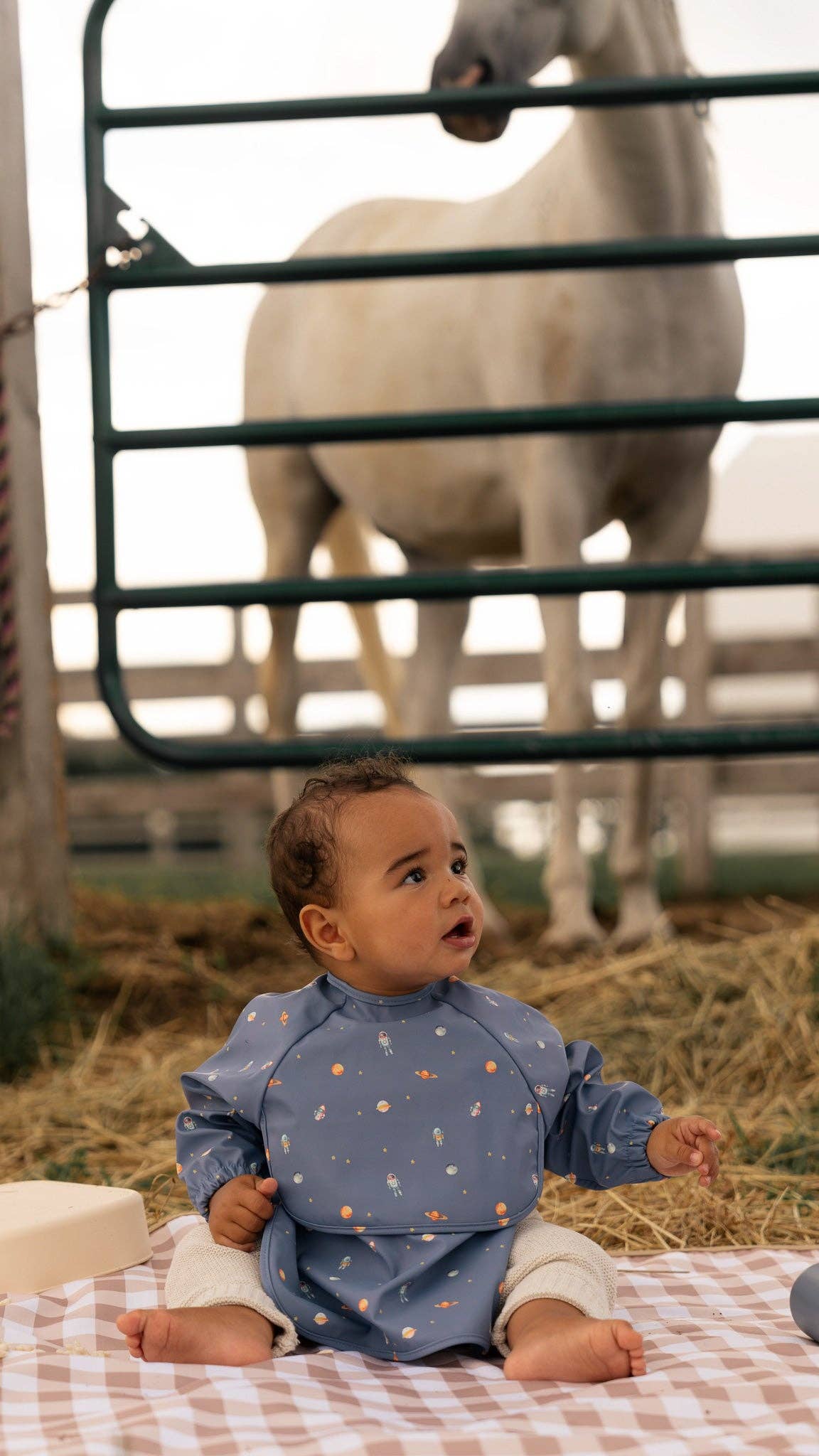 Micasso & Co - Wholesale Apron - Kids - Long-sleeve bib with integrated pocket3