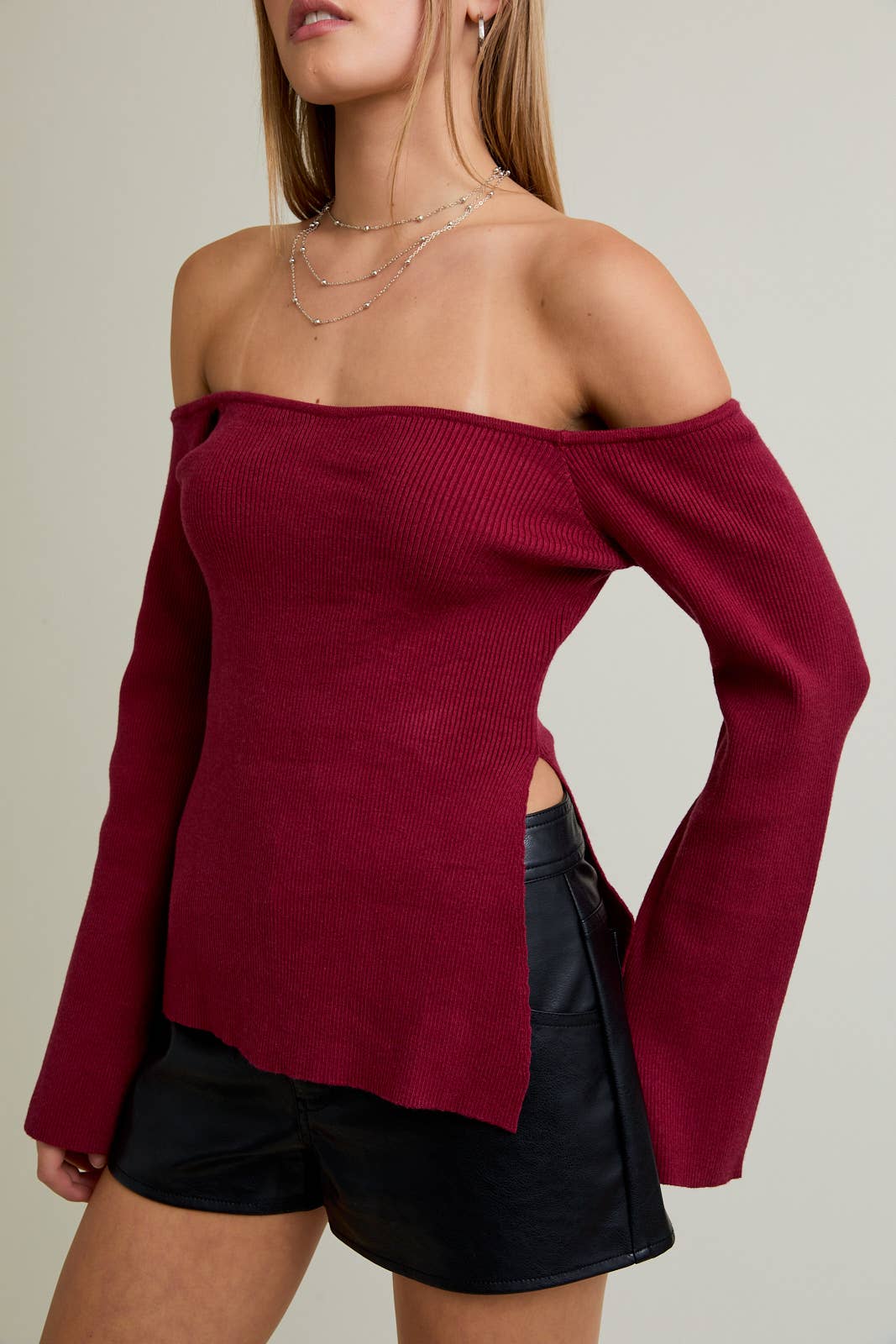 LE LIS - Vente Haut en maille – femme - Haut de pull à fente latérale et épaule dénudée4