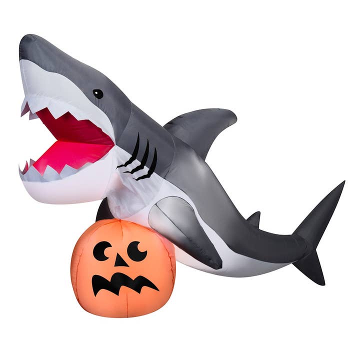 Requin gonflable géant de 2,3 m pour Halloween – Éclairé, animé et rugissant pour la vente par RC Home Decor