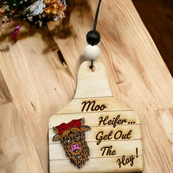 Breloque de voiture Highland Cow Tag pour la vente par Y'all-ternative